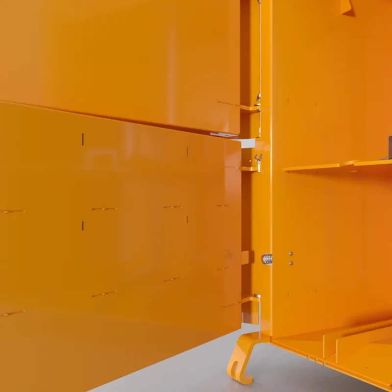 Detailed view of baler door showing no retainers